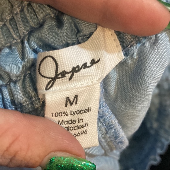 Japna light blue woman’s size, medium stretchy shorts with tie and pockets - Picture 3 of 3